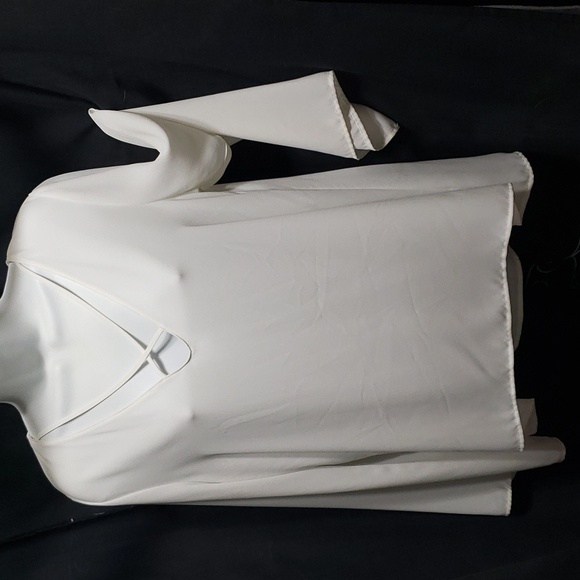 Lush.  Soft & Silky White Blouse; V-Strap Neck line; Key Hole Closure EUC Size S - Picture 1 of 13